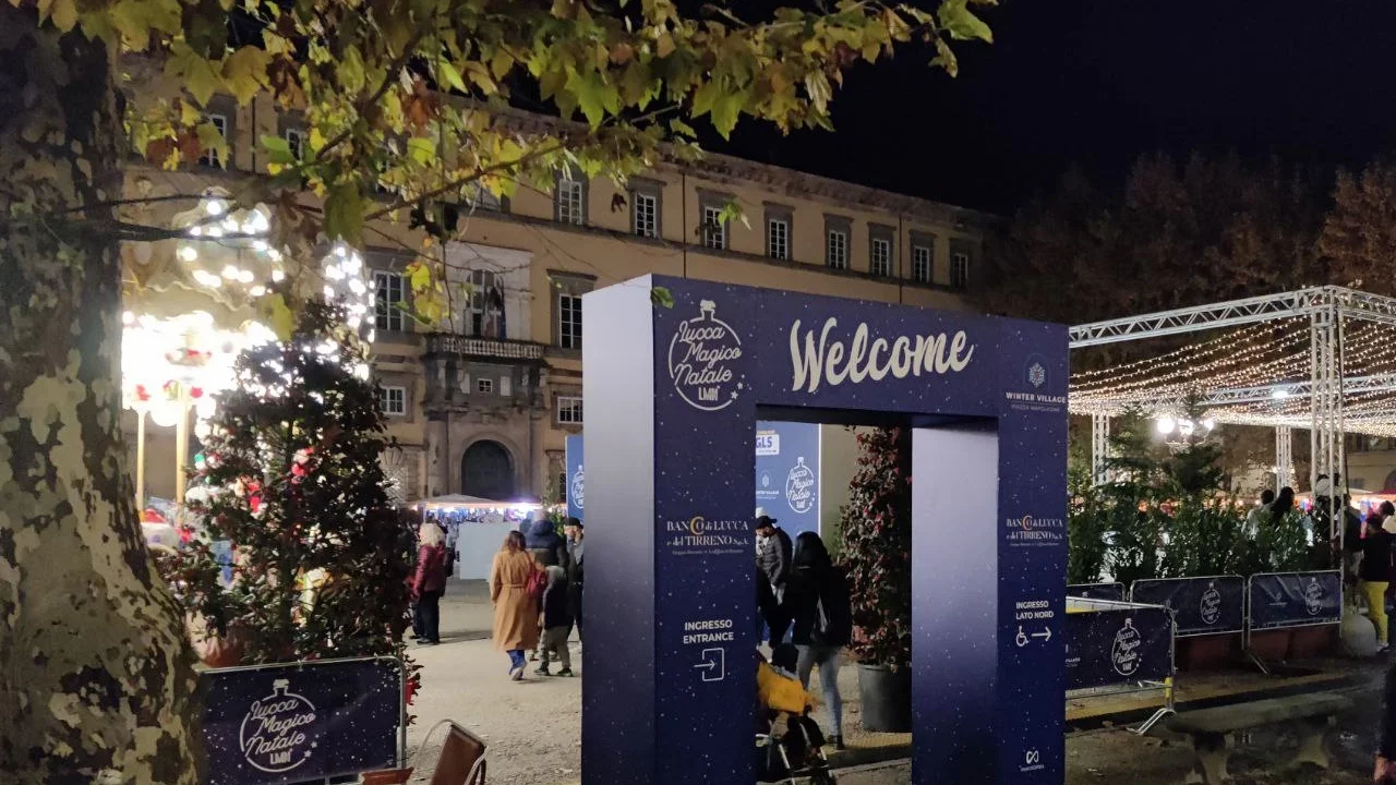 Mercatini e luminare di Natale 2022 a Lucca